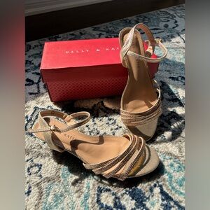 New In Box Kelly & Katie Glittering Champagne Gold Shoes
